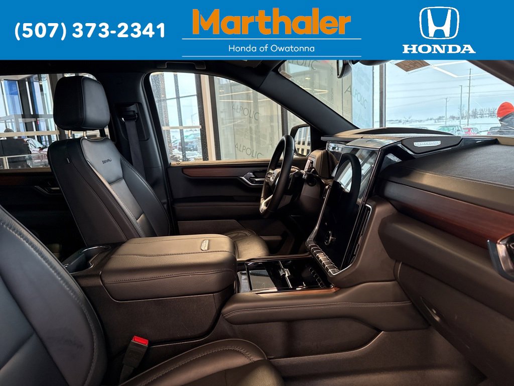 Used 2025 GMC Yukon XL Denali image 22