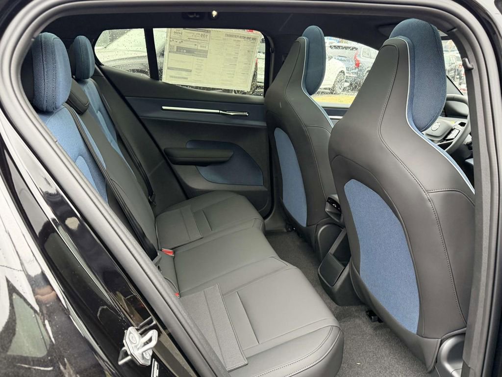 New 2026 Volvo EX30 Plus w/ Protection Package Premier image 11