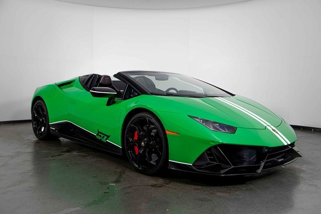 Used 2024 Lamborghini Huracan EVO image 2