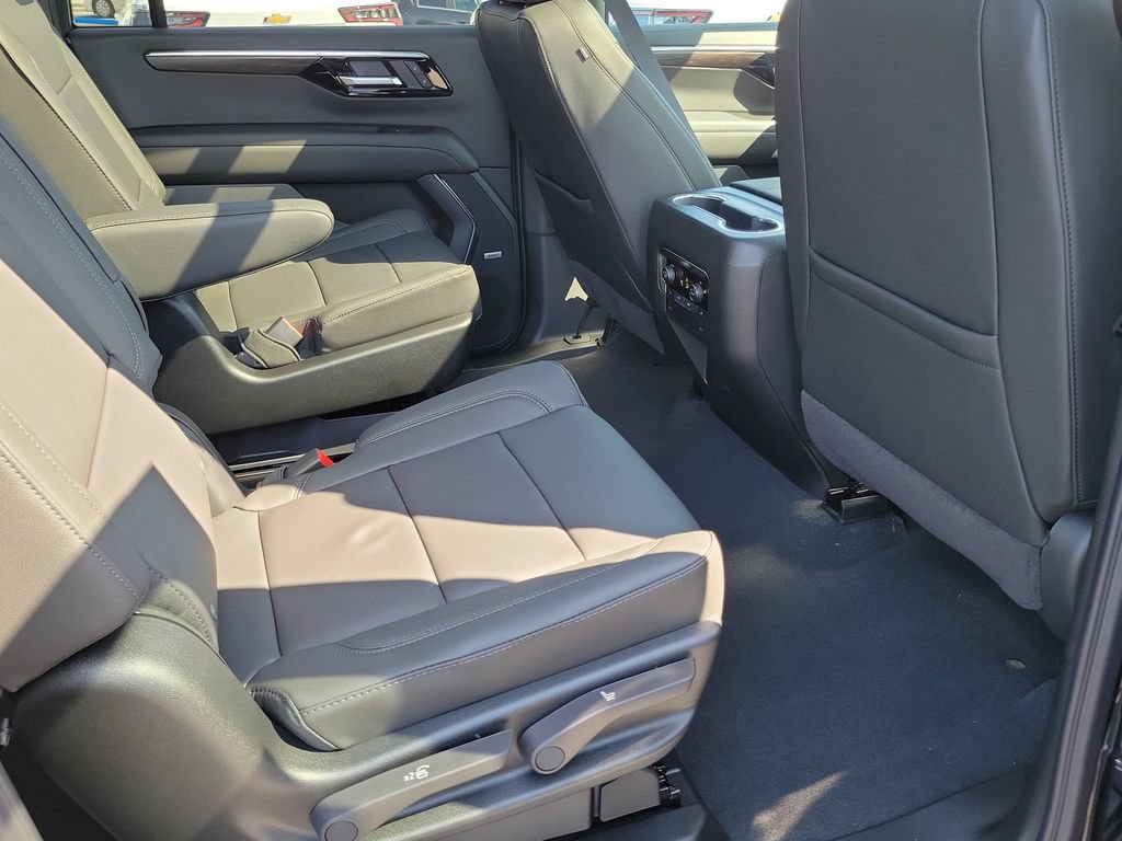 New 2026 Chevrolet Suburban LT w/ Comfort Package RWD image 21