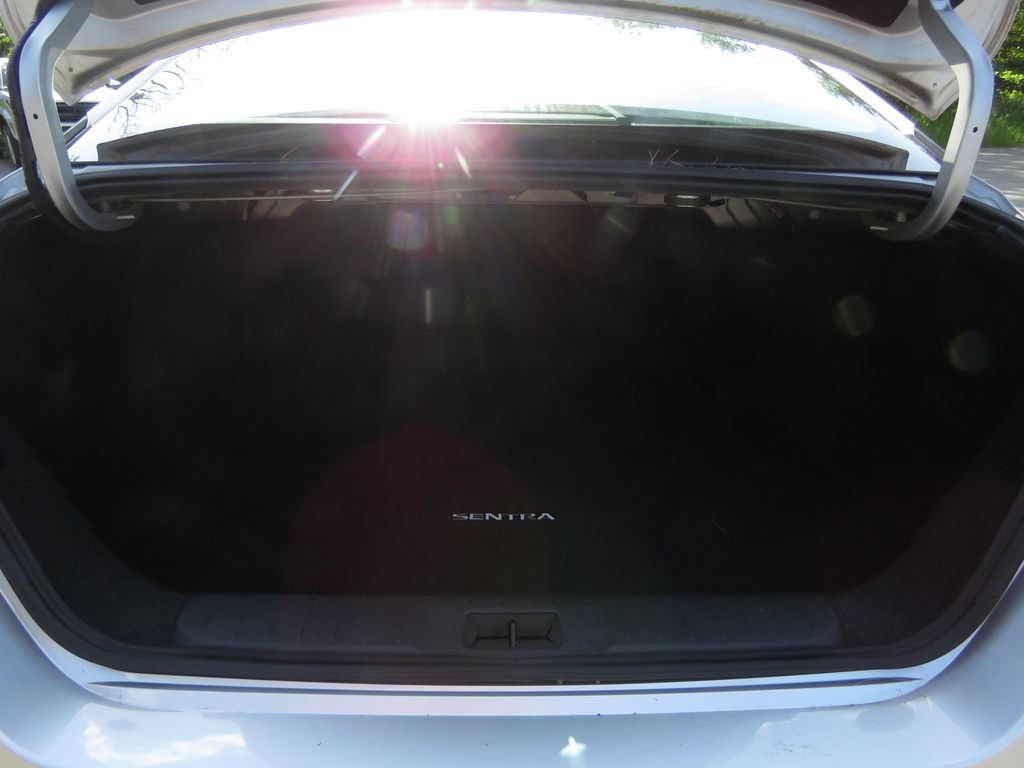 Used 2020 Nissan Sentra SV FWD image 16