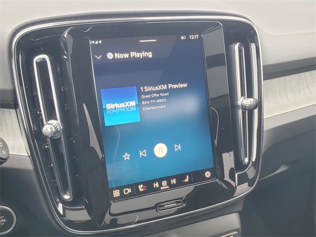 Used 2025 Volvo XC40 B5 Core image 22