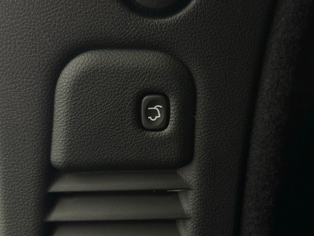 Used 2023 Dodge Durango R/T w/ Tow 'N Go Package image 11