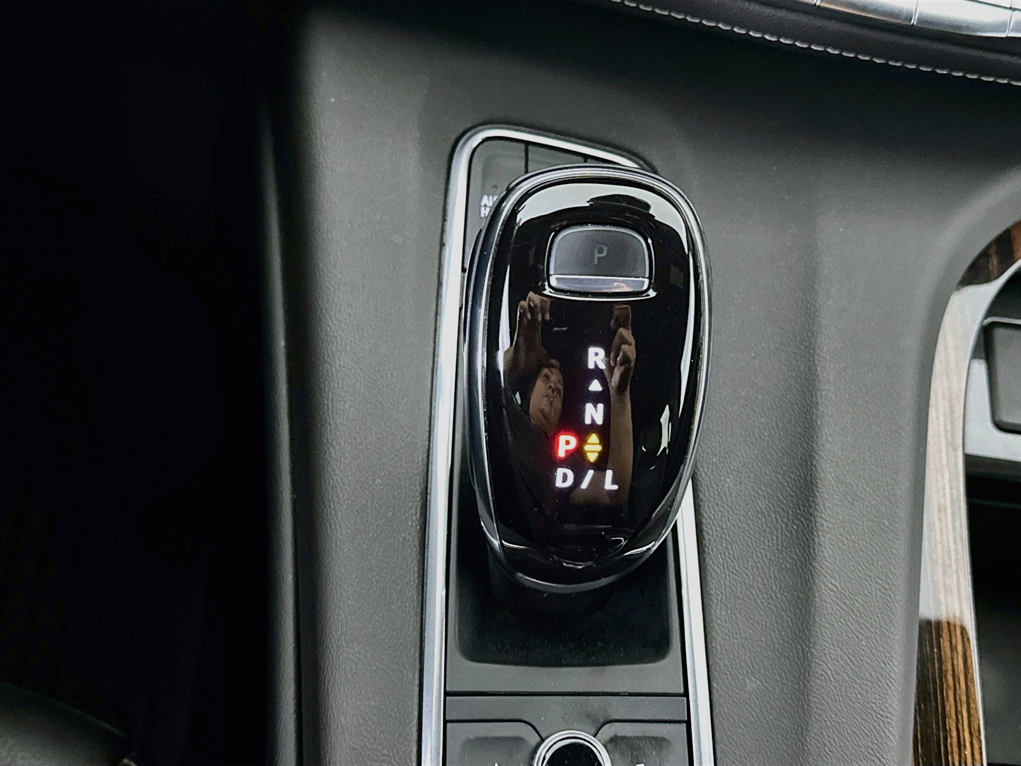 Used 2022 Cadillac Escalade Luxury RWD image 24