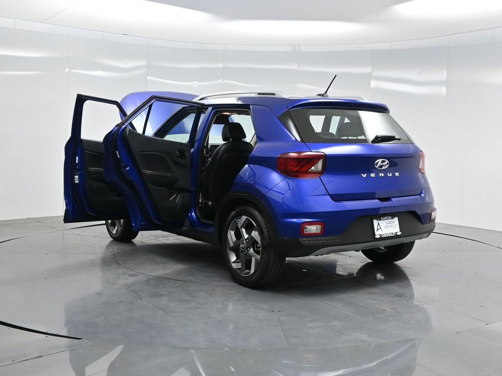 Used 2023 Hyundai Venue Limited w/ Cargo Package image 43