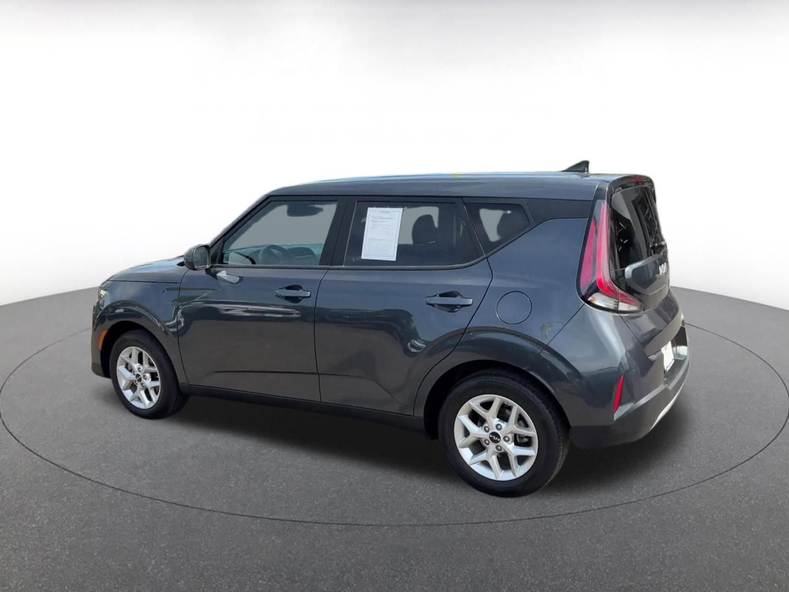Used 2025 Kia Soul LX w/ LX Technology Package image 10