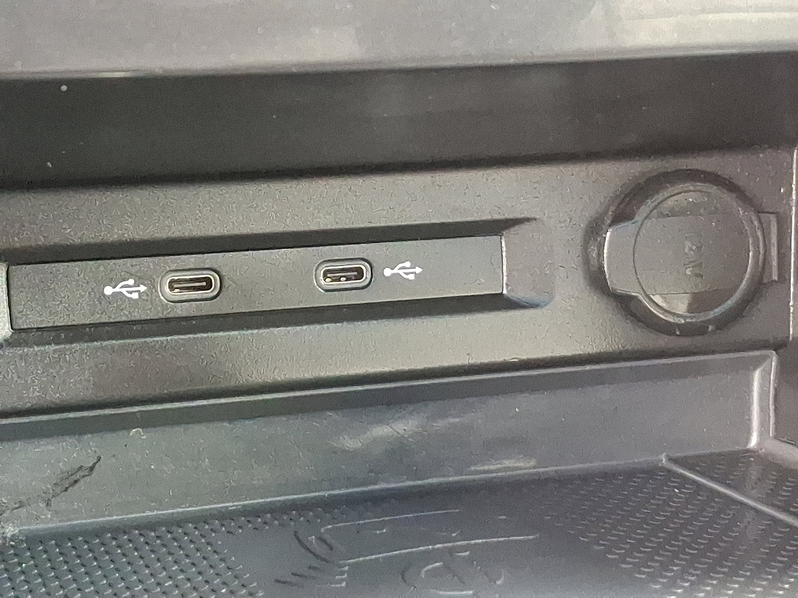 Certified 2021 Volkswagen Tiguan SE w/ Panoramic Sunroof Package image 24