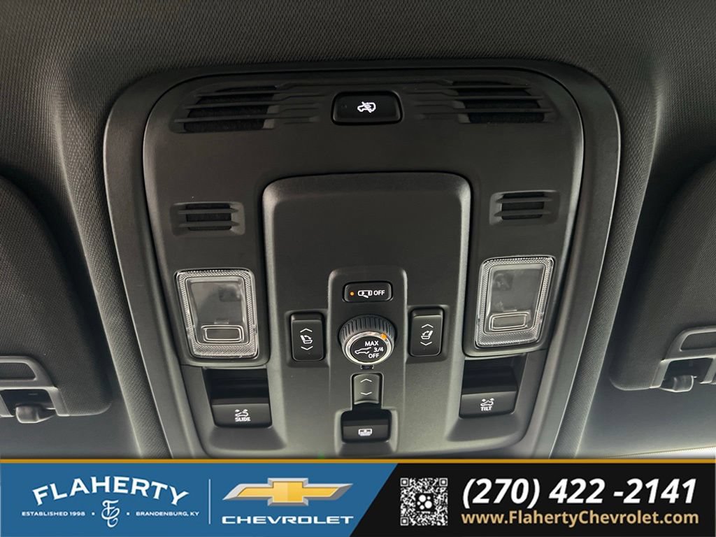 Used 2025 Chevrolet Suburban Premier AWD/4WD image 34