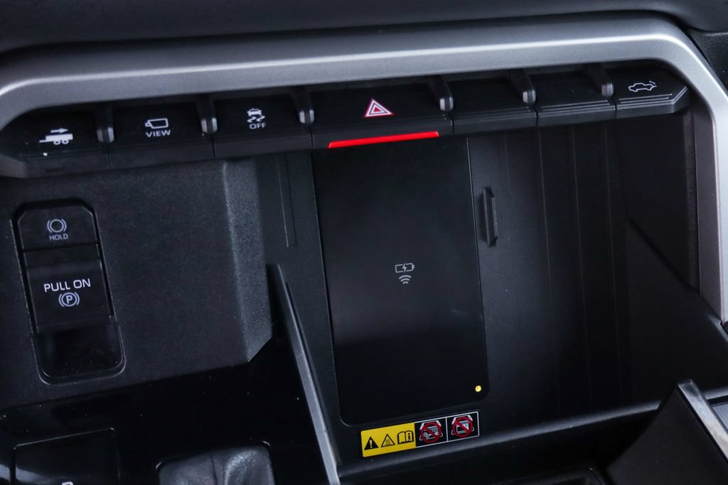 Used 2025 Toyota Tundra Platinum AWD/4WD image 40