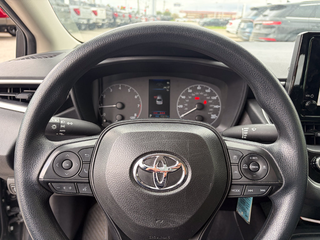 Used 2025 Toyota Corolla LE FWD image 21