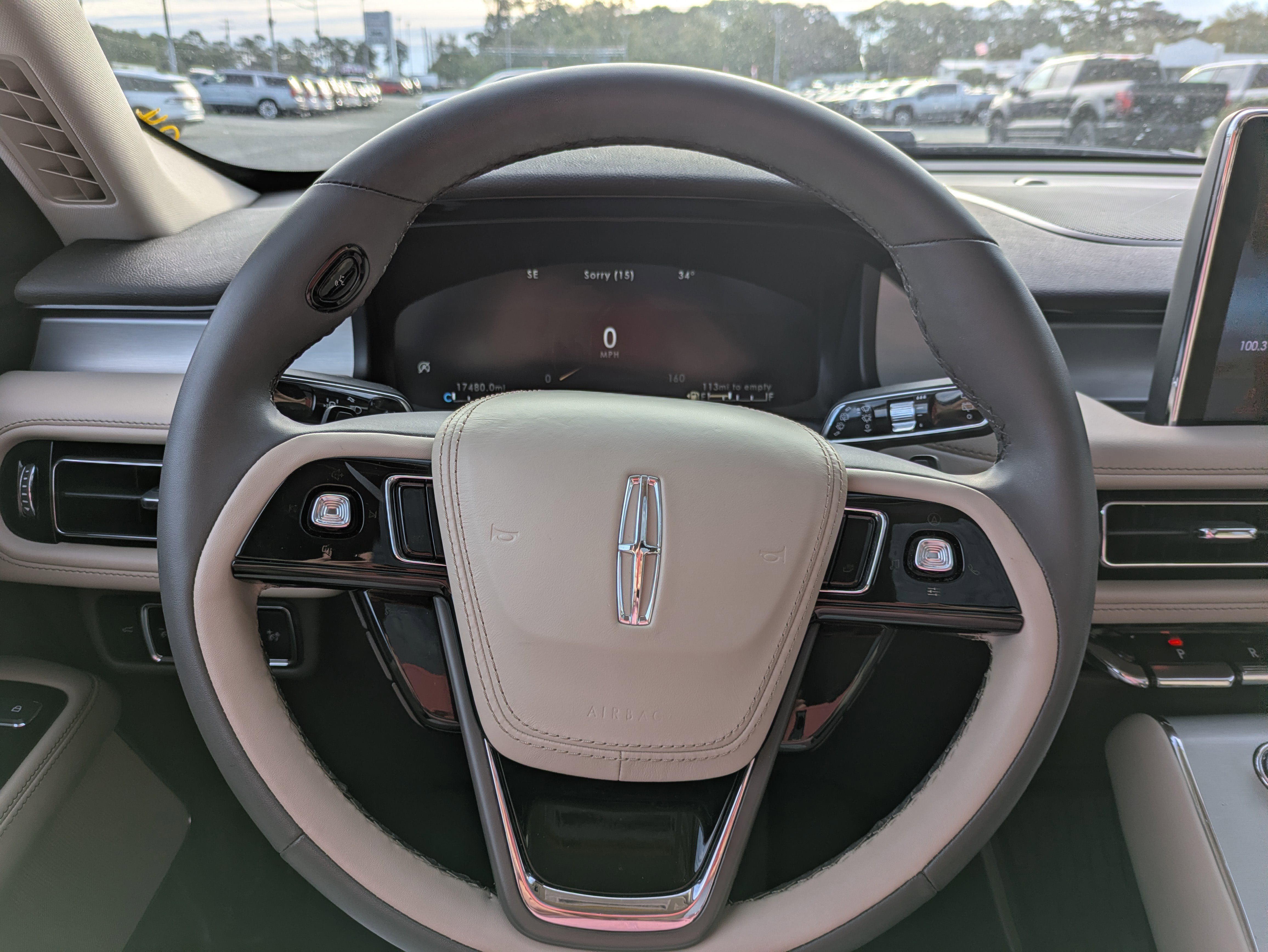 Used 2024 Lincoln Aviator AWD w/ Premium Package image 17