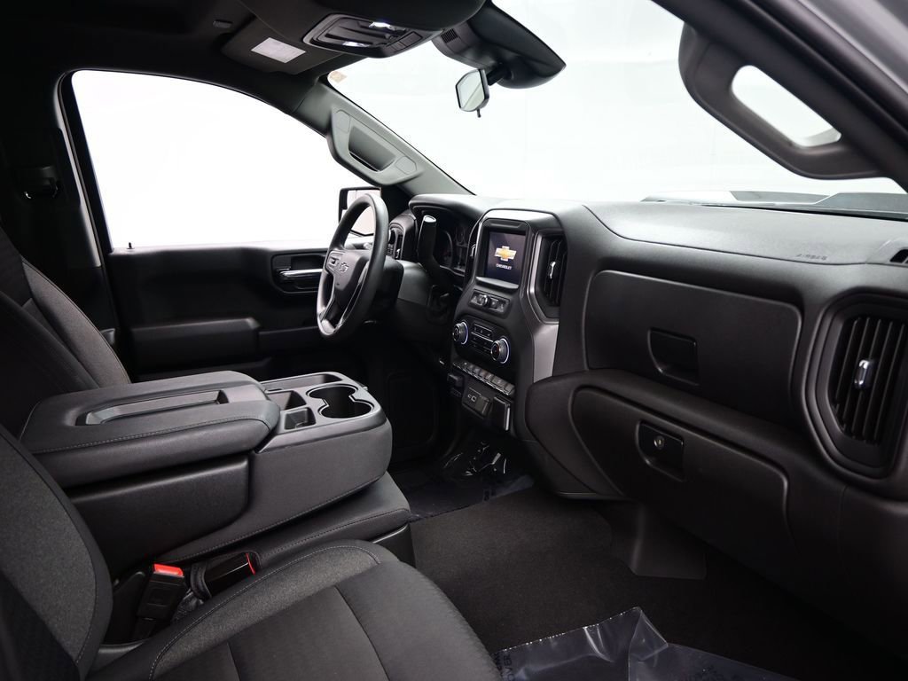 Used 2024 Chevrolet Silverado 1500 Custom Trail Boss w/ Dark Appearance Package image 10