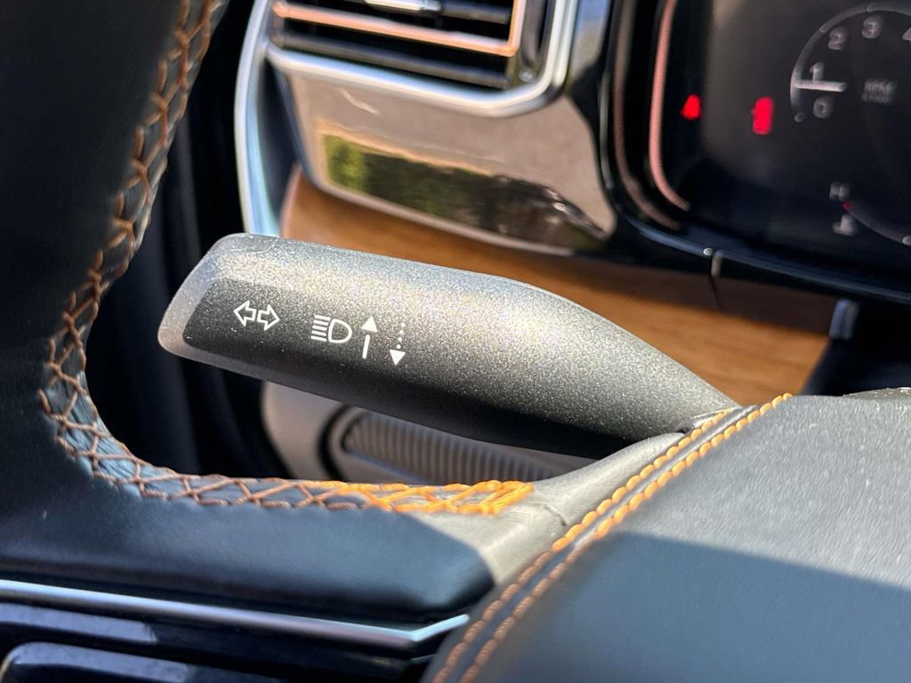 Used 2022 Jeep Grand Wagoneer Series III image 39