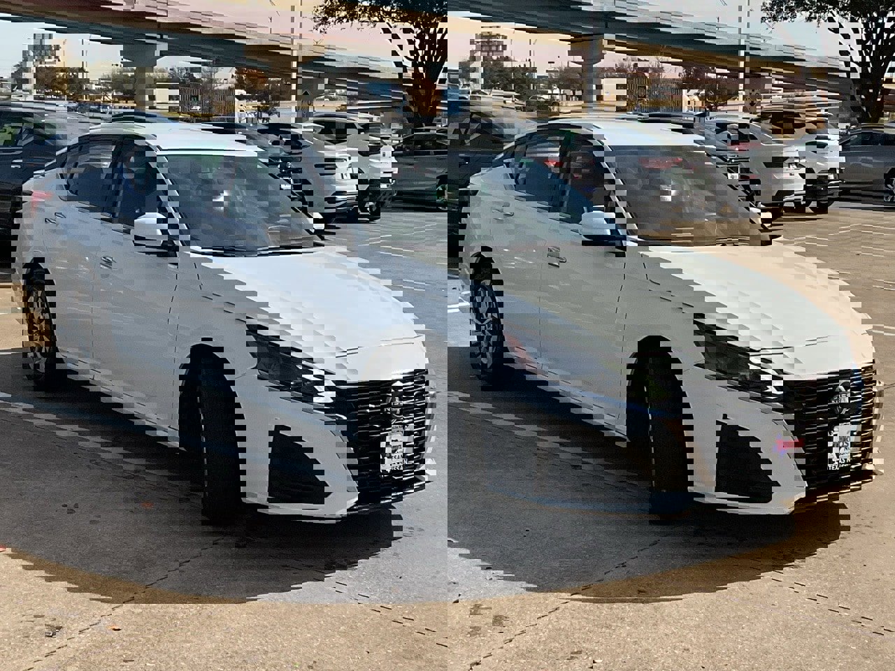 Used 2023 Nissan Altima 2.5 S image 4