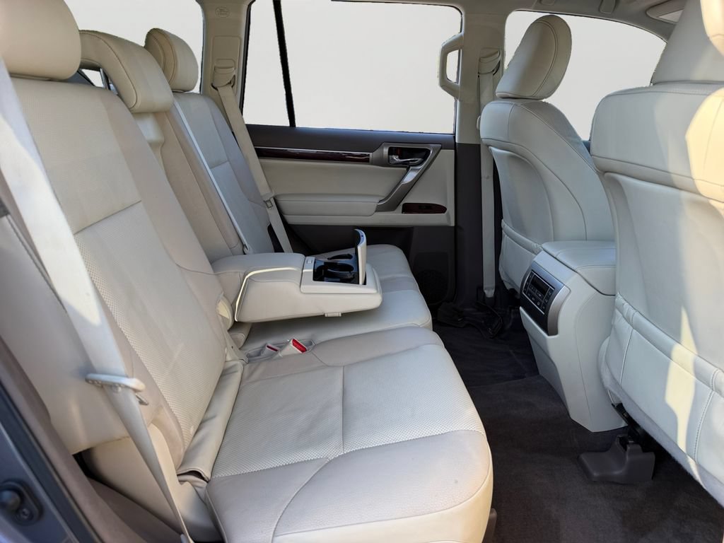 Used 2019 Lexus GX 460 Premium w/ Premium Package AWD/4WD image 9