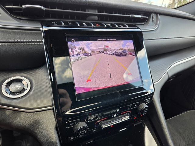 Certified 2025 Jeep Grand Cherokee Altitude image 33