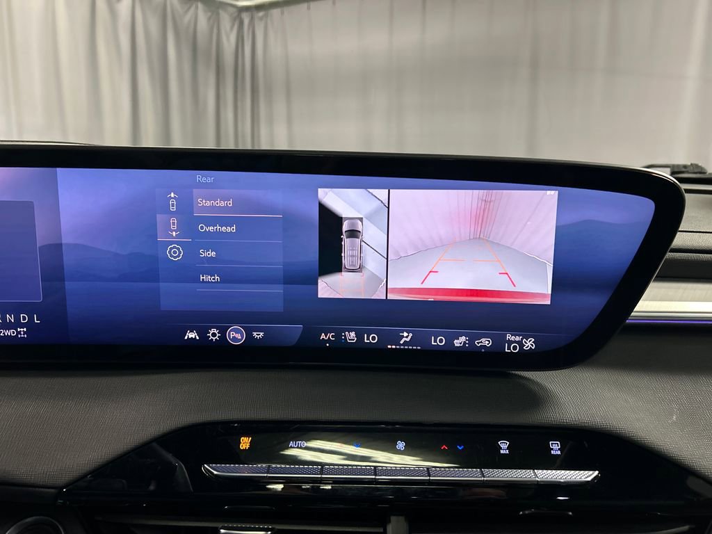 Used 2025 Buick Enclave Avenir w/ Super Cruise Package image 18