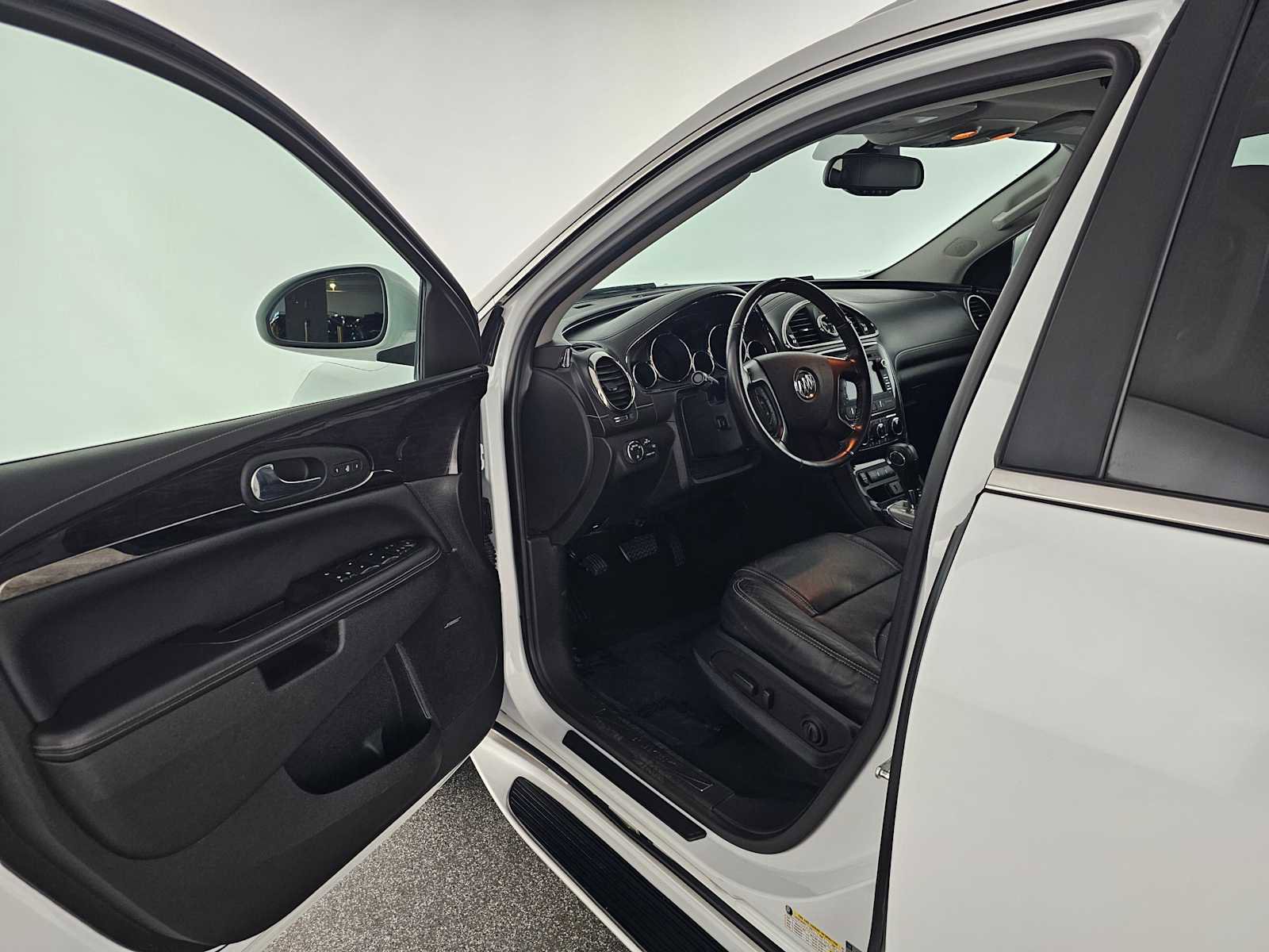 Used 2017 Buick Enclave Premium image 21