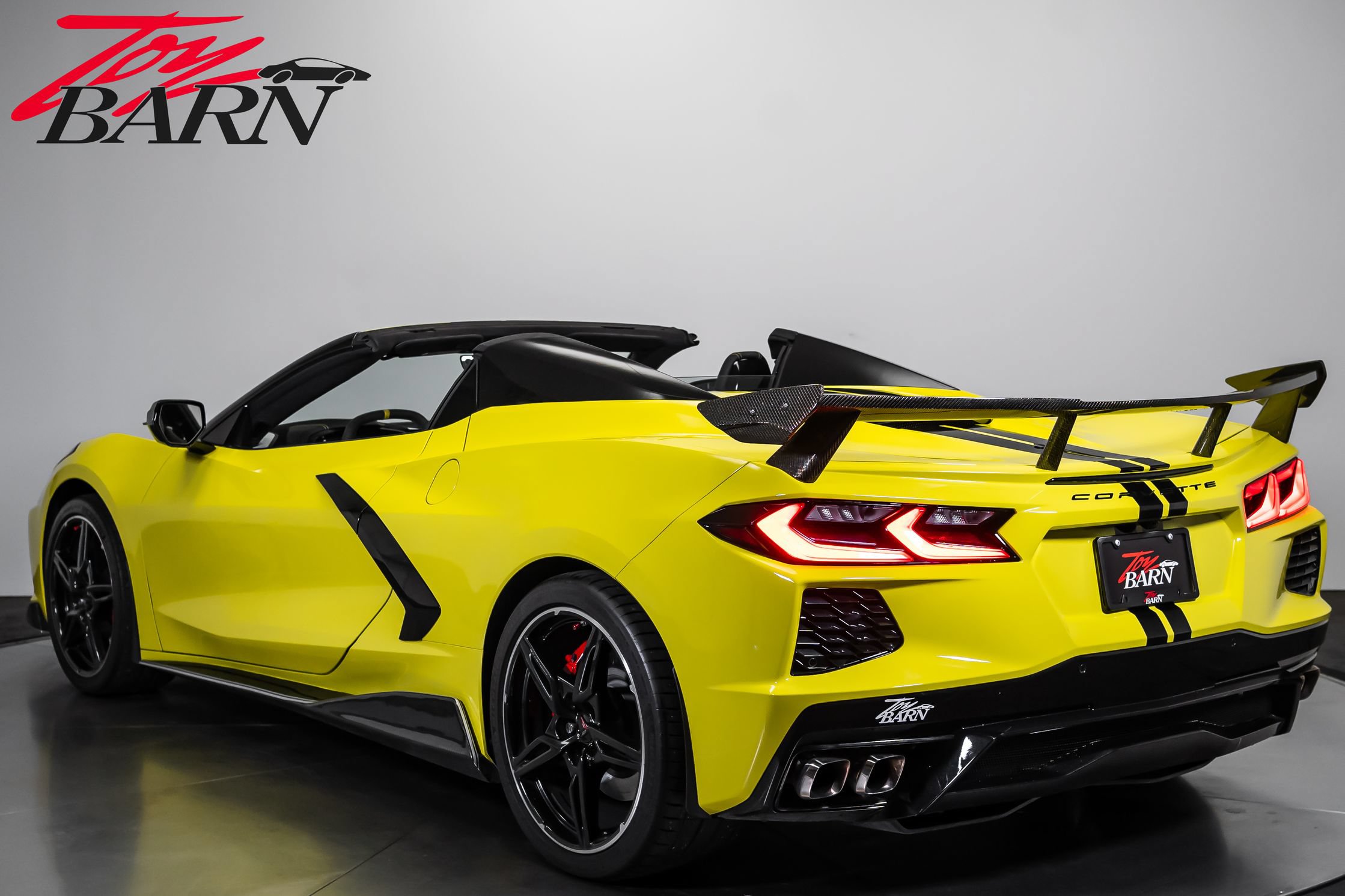 Used 2021 Chevrolet Corvette Stingray Premium Conv w/ Z51 Performance Package RWD image 3