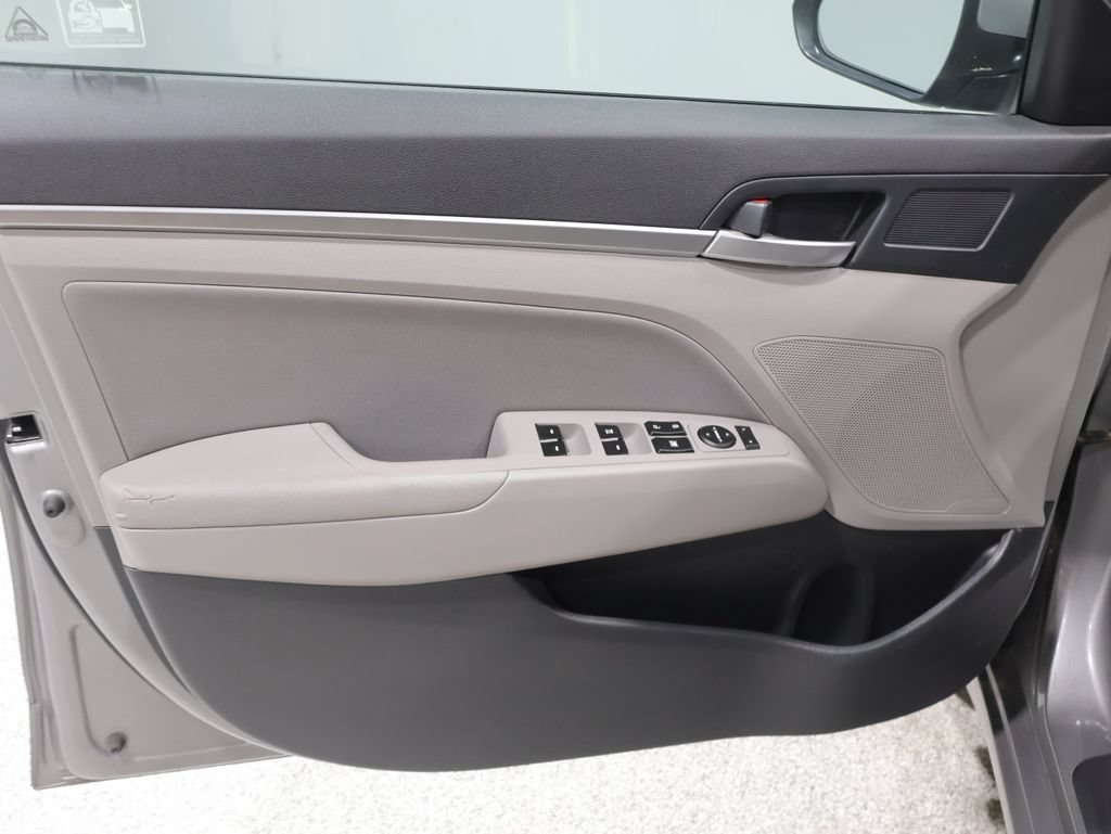 Used 2020 Hyundai Elantra SEL FWD image 12