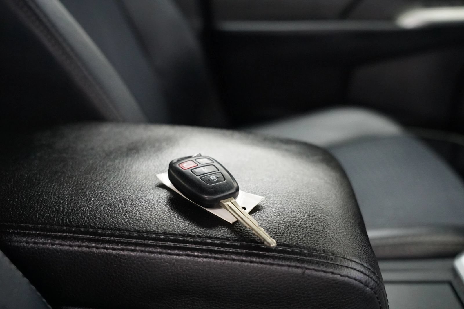 Used 2013 Toyota Camry SE FWD image 29