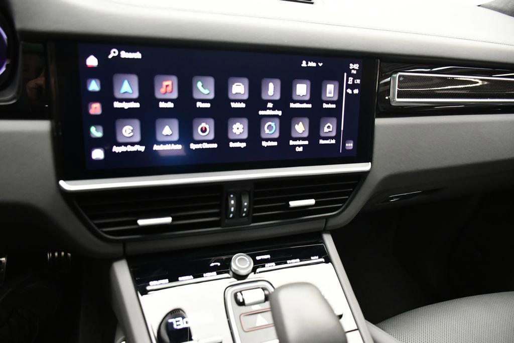 Certified 2023 Porsche Cayenne Turbo AWD/4WD image 35