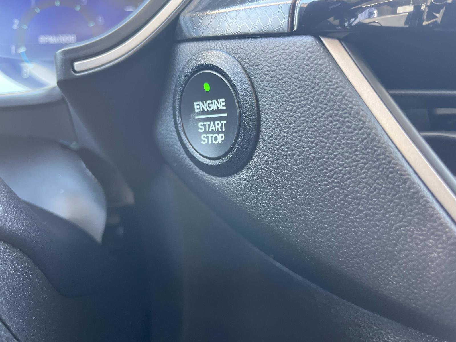 Used 2022 Ford Escape SEL w/ SEL Stealth AWD Package image 35