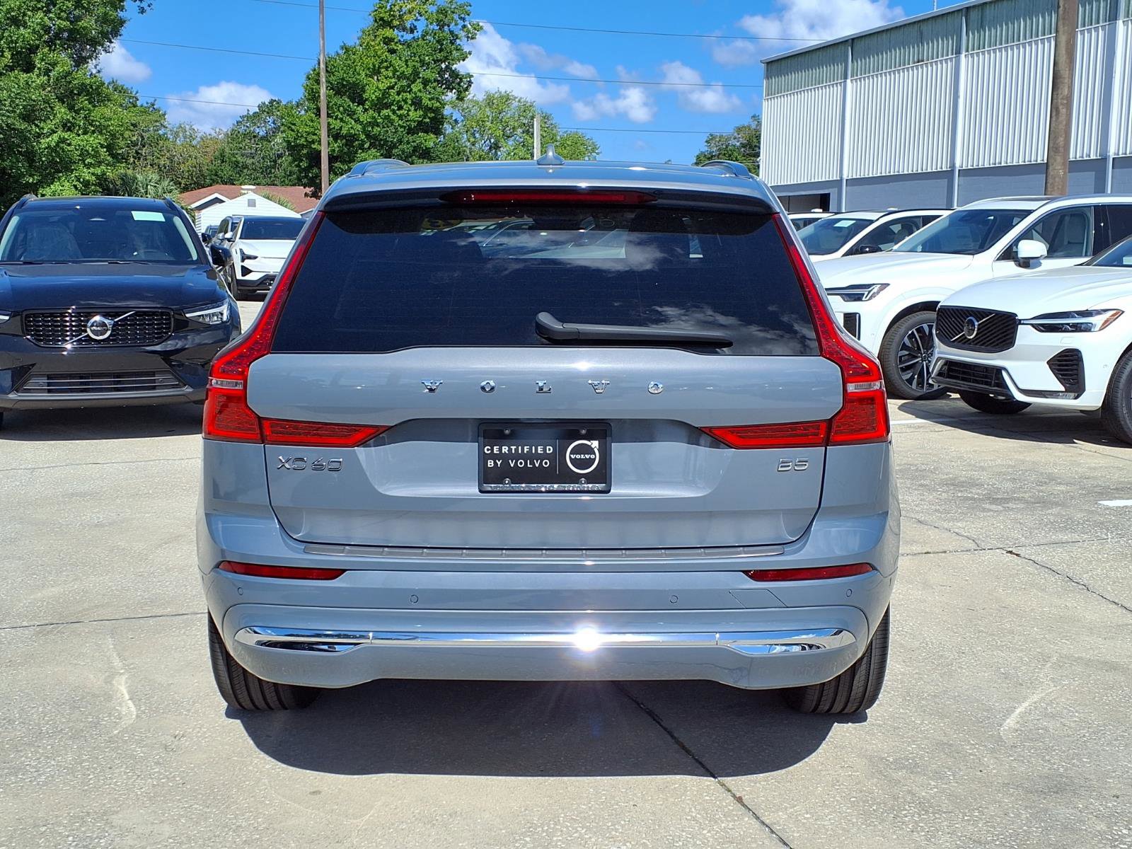 Certified 2023 Volvo XC60 B5 Ultimate w/ Climate Package FWD image 6