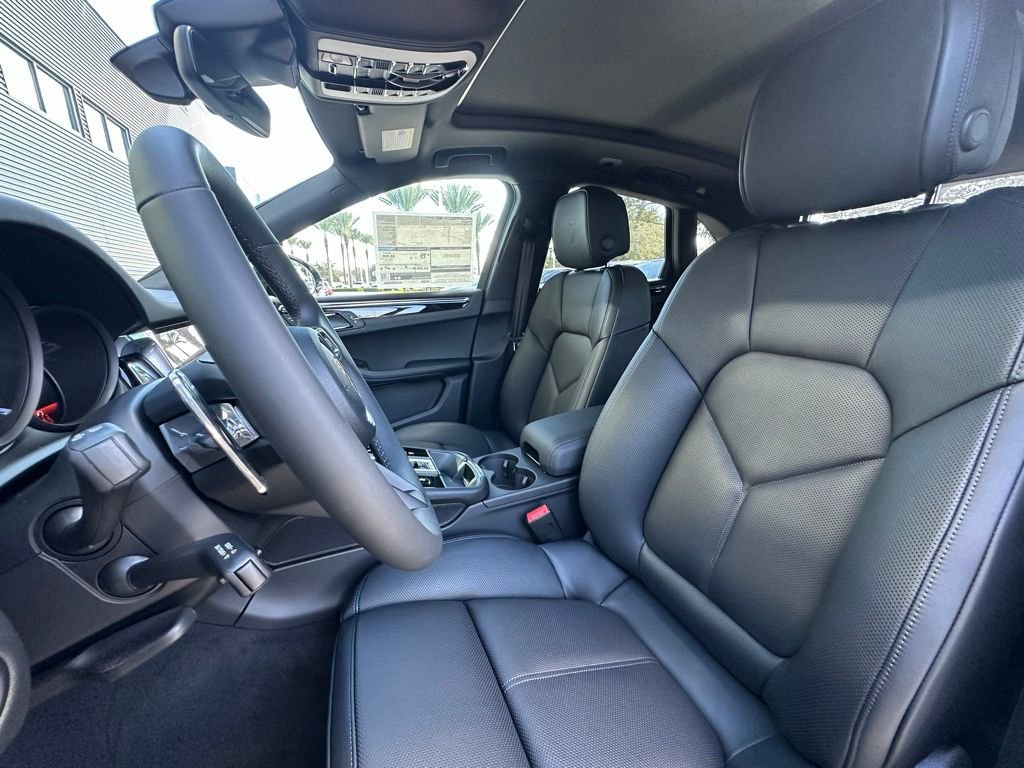 Used 2026 Porsche Macan S image 5