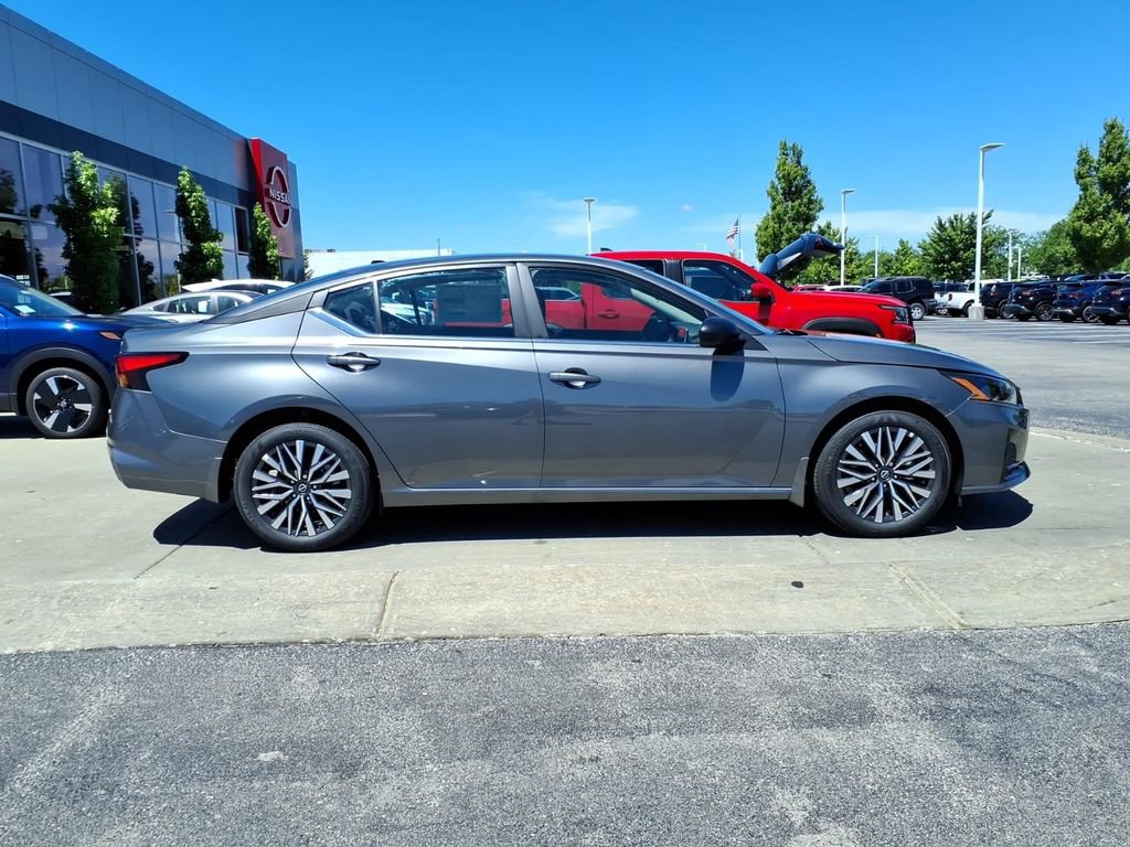 New 2026 Nissan Altima 2.5 SV FWD image 9
