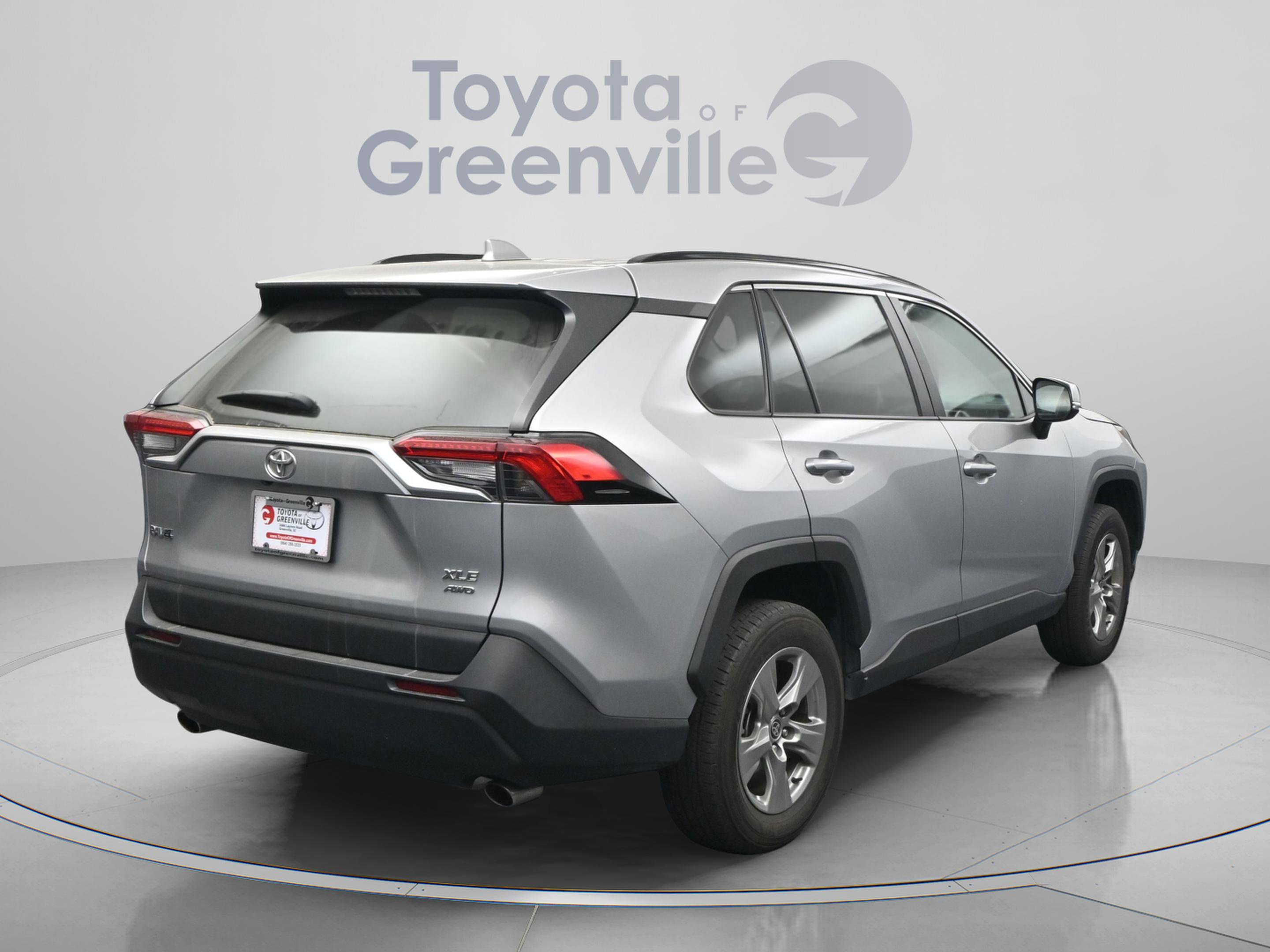 Used 2024 Toyota RAV4 XLE AWD/4WD image 12