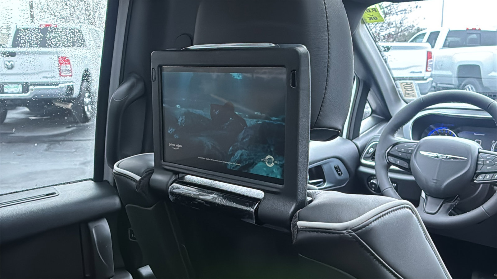 New 2026 Chrysler Pacifica Limited w/ Uconnect Theater Family Group image 20