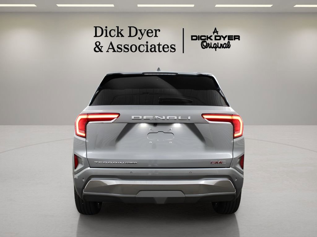 Used 2026 GMC Terrain Denali image 3