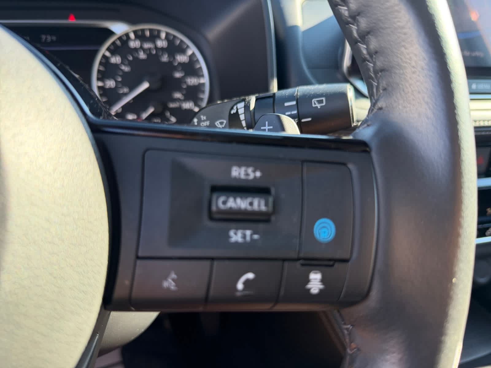 Used 2023 Nissan Rogue SL AWD/4WD image 34