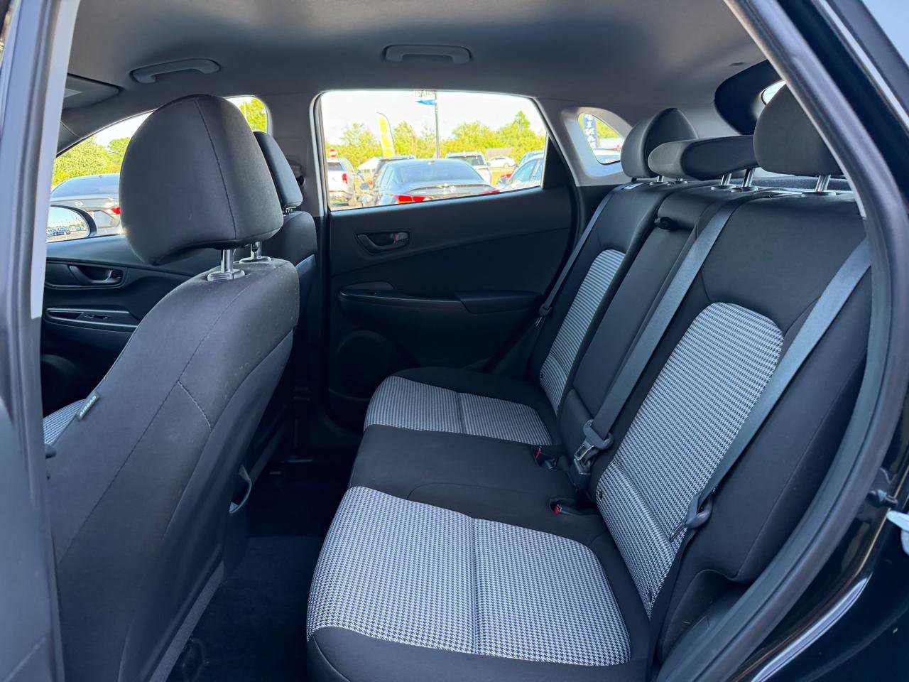 Used 2023 Hyundai Kona SE AWD/4WD image 17