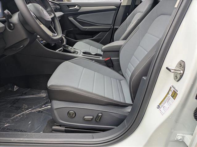 New 2026 Volkswagen Jetta SE FWD image 4