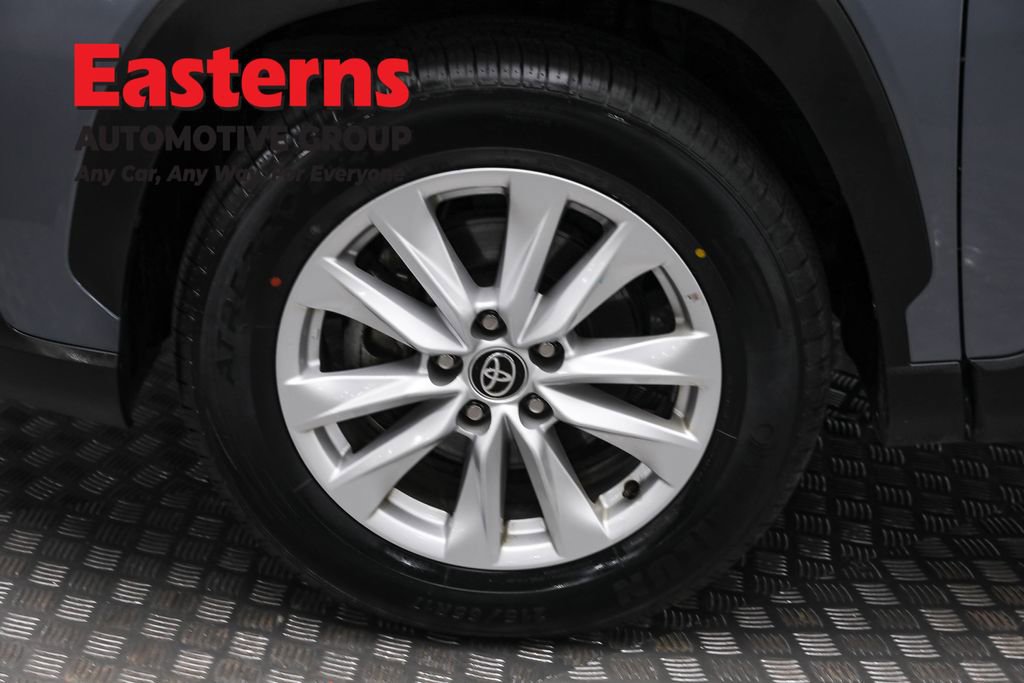 Used 2024 Toyota Corolla Cross LE image 30