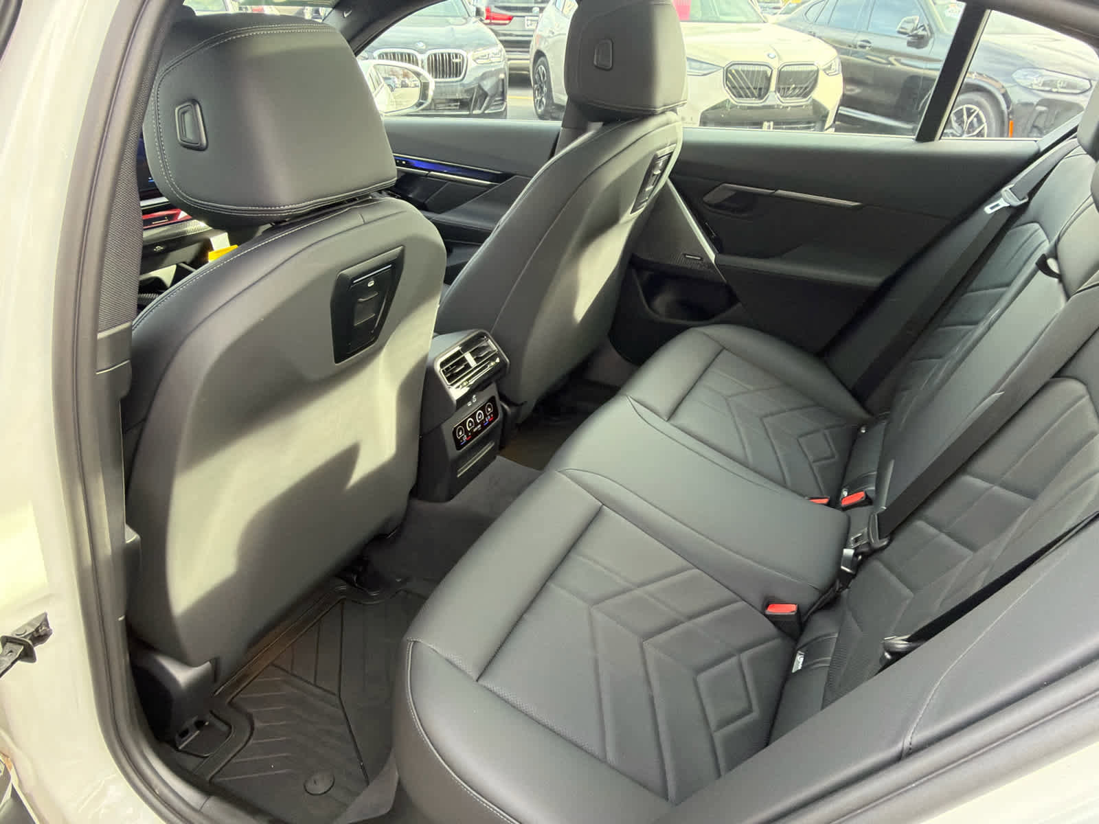 Certified 2026 BMW 550e xDrive AWD/4WD image 18