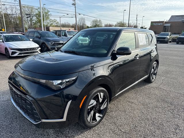 Certified 2023 Kia Soul GT-Line FWD image 3