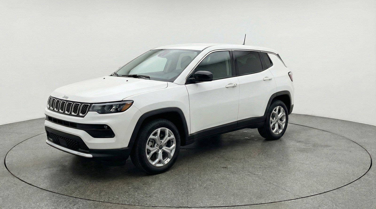 Used 2025 Jeep Compass Latitude AWD/4WD image 3