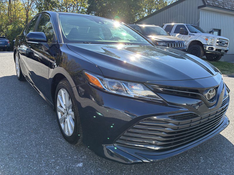 Used 2019 Toyota Camry LE w/ Convenience Package FWD image 3