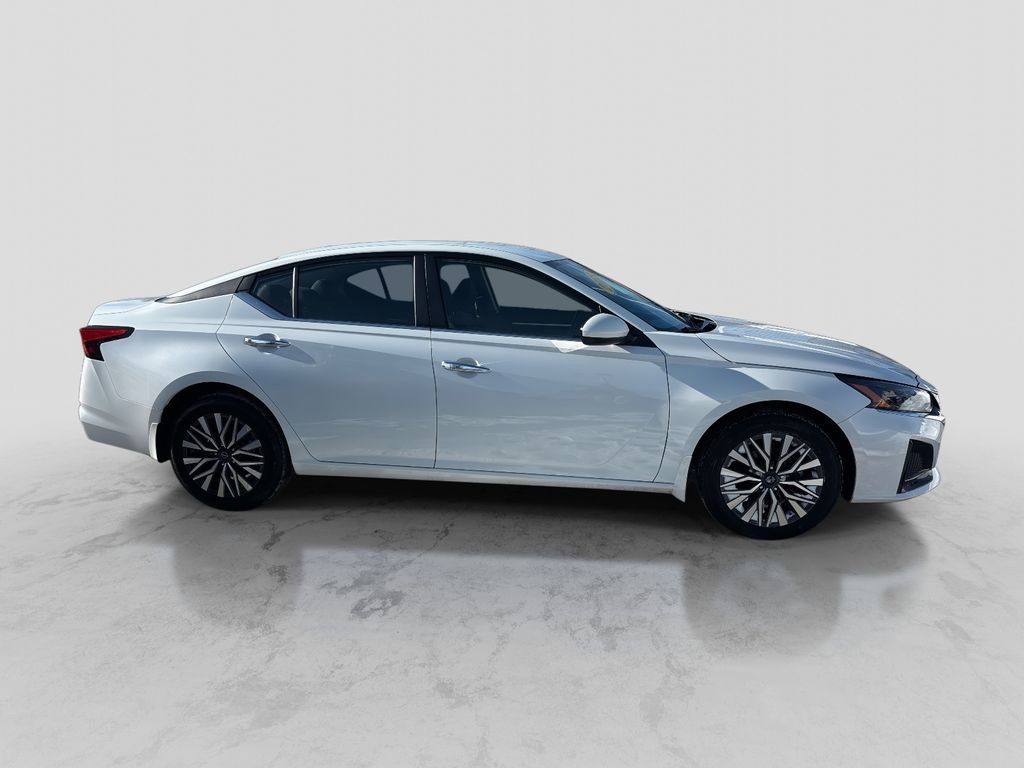 Certified 2023 Nissan Altima 2.5 SV AWD/4WD image 6