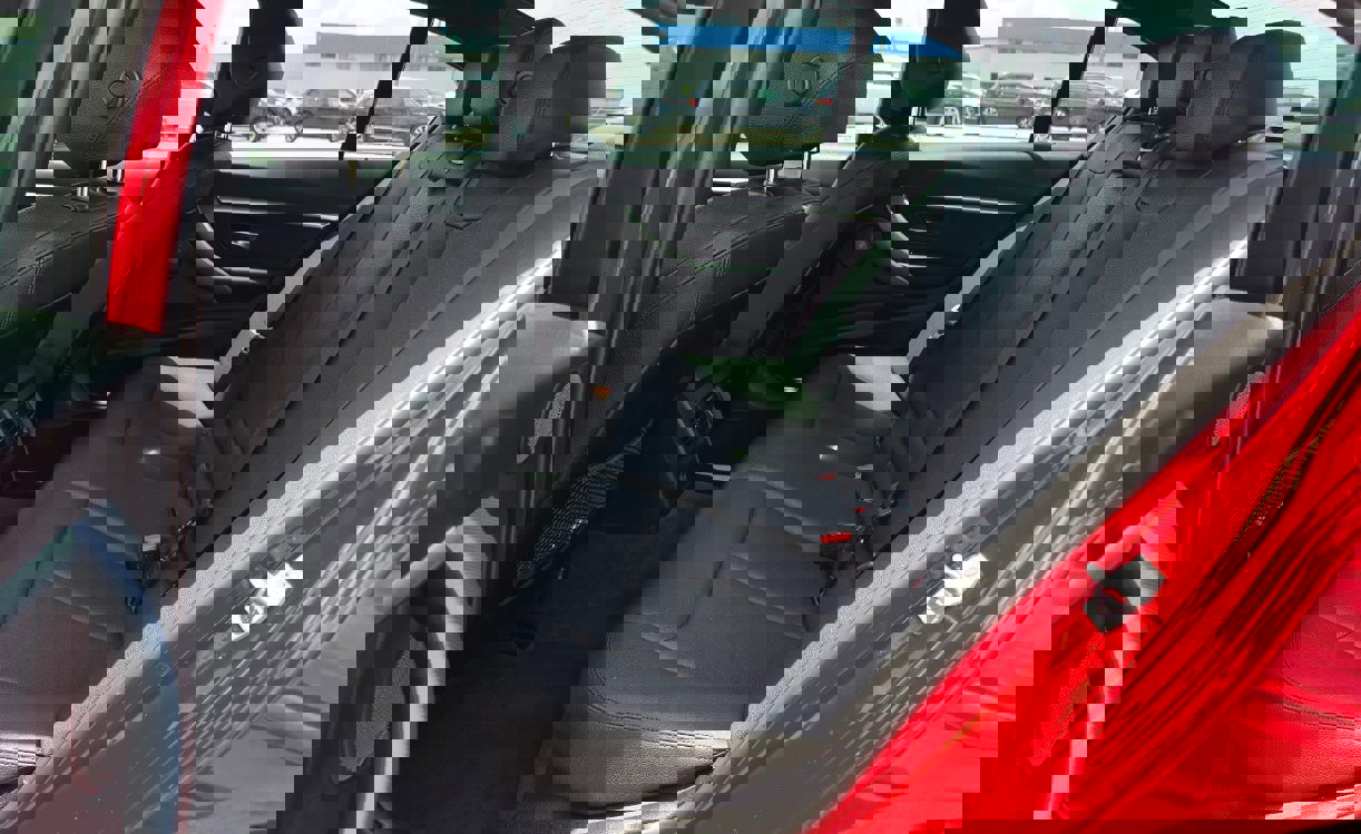 Used 2018 BMW 340i Sedan w/ Premium Package image 11