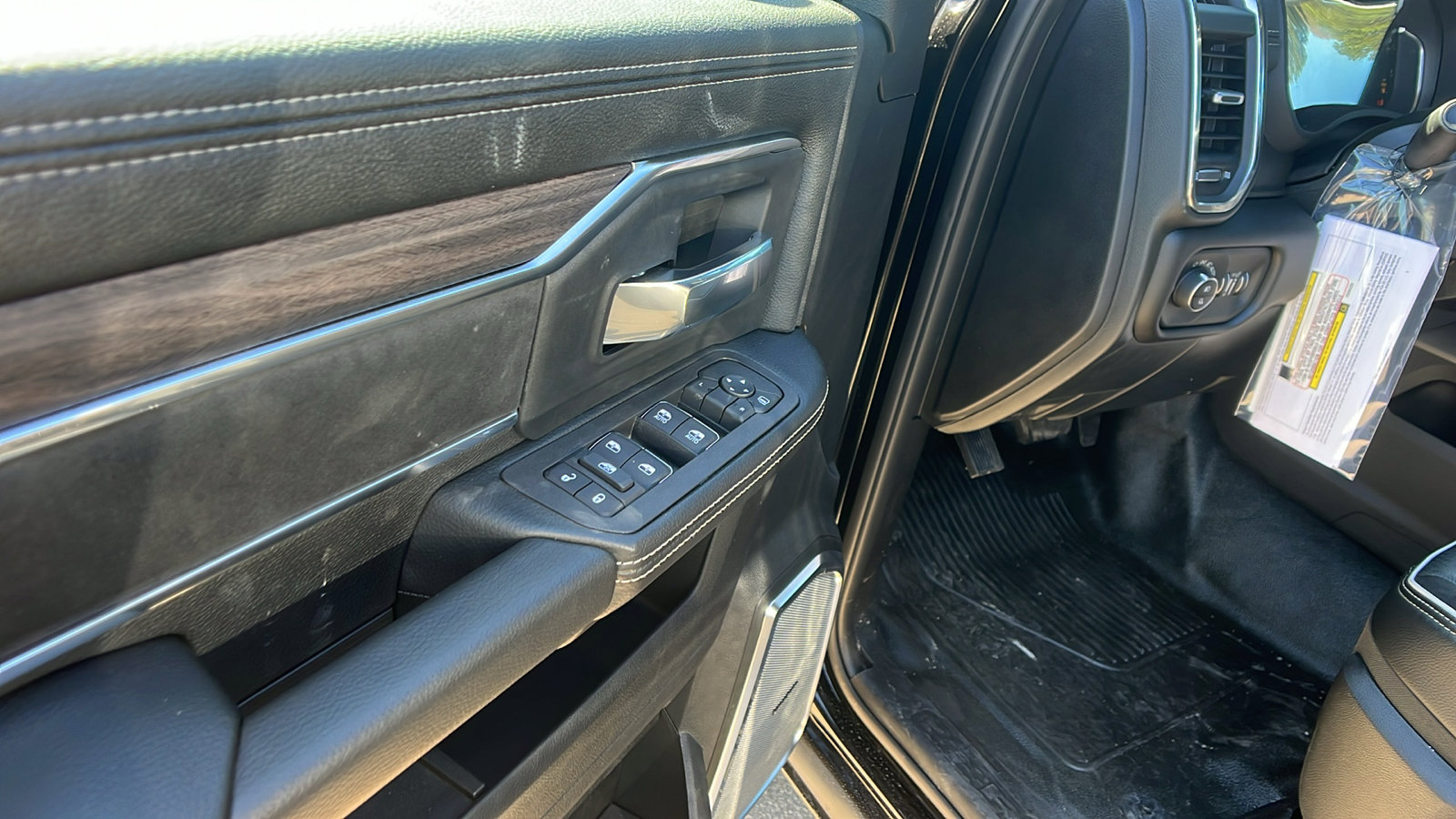 New 2026 RAM 3500 Big Horn w/ Laramie Trim Package image 15