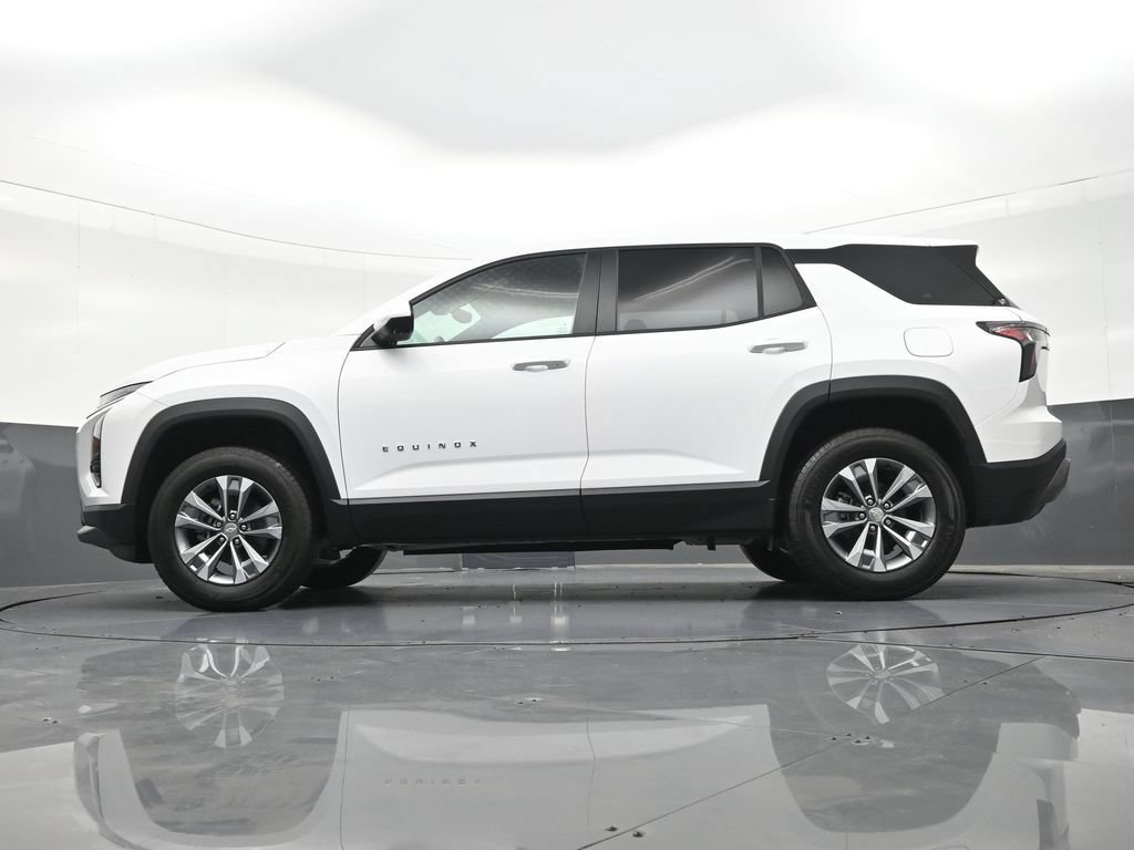 Used 2026 Chevrolet Equinox LT w/ Safety and Technology Package FWD image 26