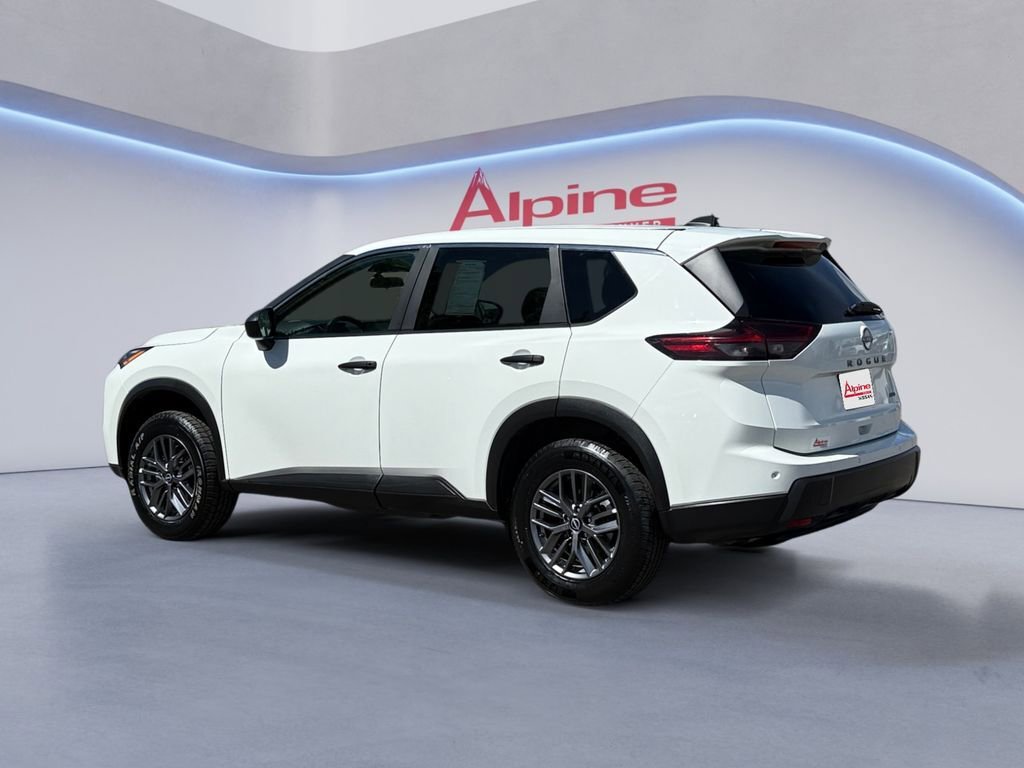 Used 2024 Nissan Rogue S AWD/4WD image 3
