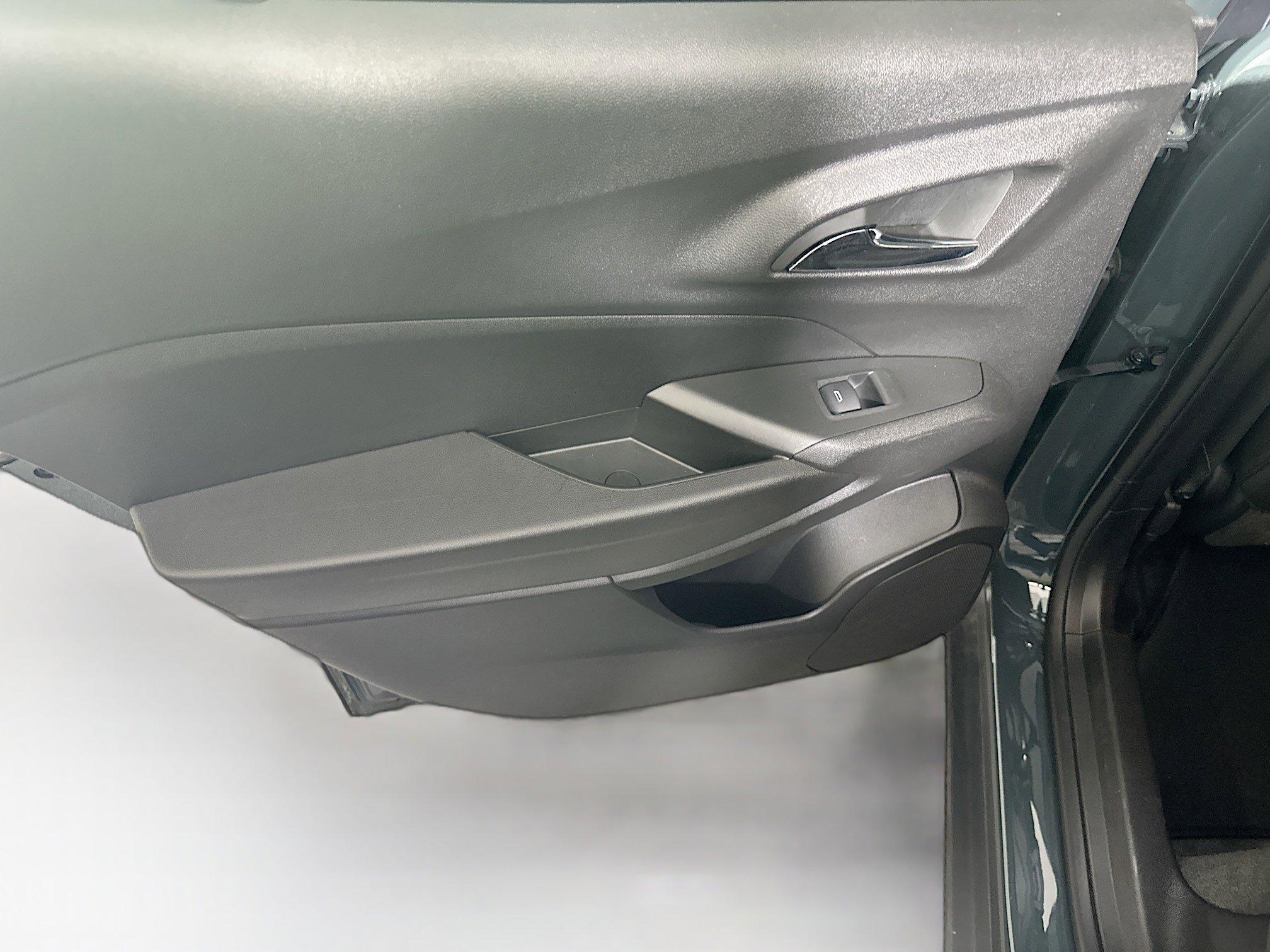 Used 2025 Chevrolet Trax LT image 25