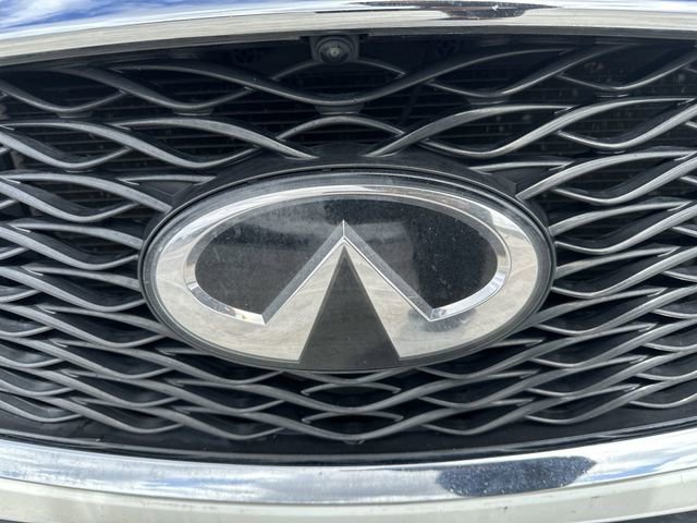 Used 2019 INFINITI QX30 w/ Navigation Package image 10