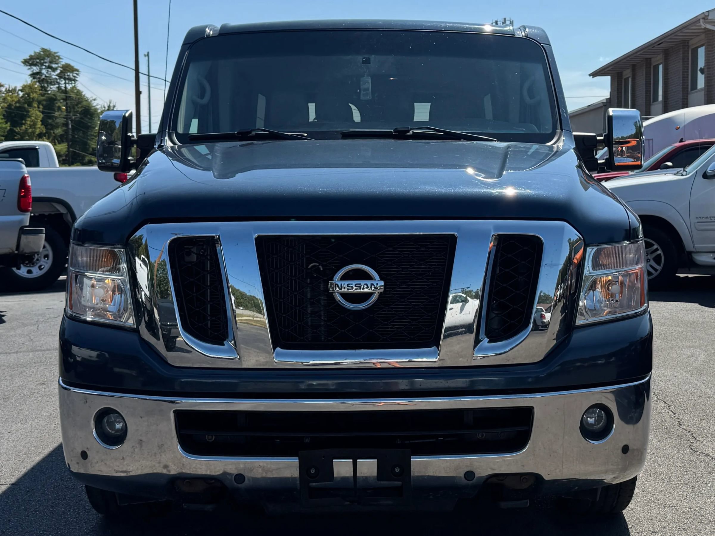 Used 2020 Nissan NV 3500 SL RWD image 3