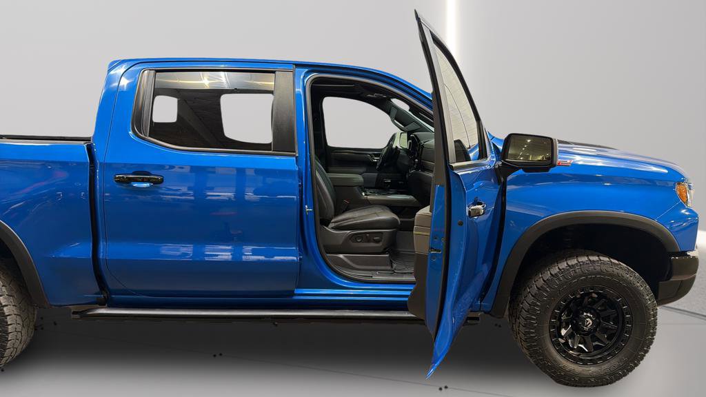 Used 2023 Chevrolet Silverado 1500 ZR2 image 17